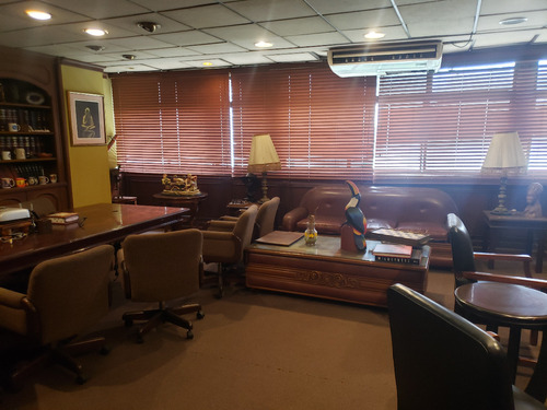Se Vende Edificio Comercial En La Mejor Zona Comercial Del Centro De Guayaquil. Av 10 De Agosto Y Pichincha Zona Malecon Municipio Bahia