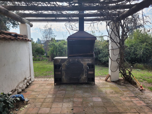 Se Vende Parcela De Agrado Con 3 Casas En Condominio, Pirque