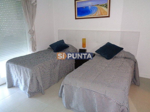 Imagen 13 de 30 de Pent House En Torre De Categoría
