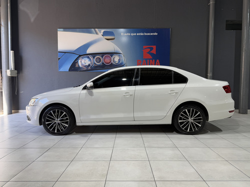 Volkswagen Vento 2.0 Sportline Tsi 200cv Bi-xenon Dsg