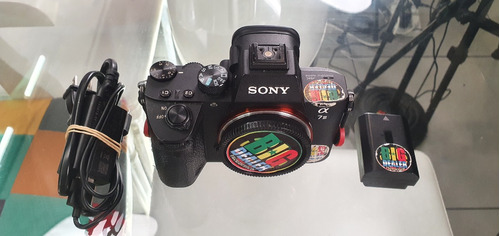 Sony A7iii Ilce-7m3 Sin Espejo Color  Negro 