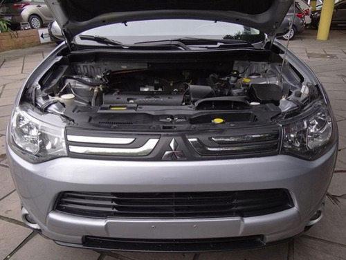Imagem 2 de 8 de Mitsubishi Outlander 2.0