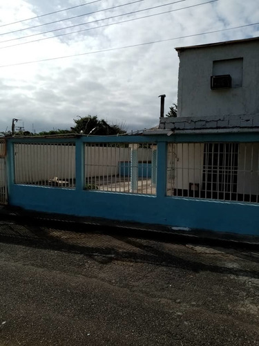 Imagen 2 de 14 de Se Vende Casa En Santa Teresa Urb Las Carolinas