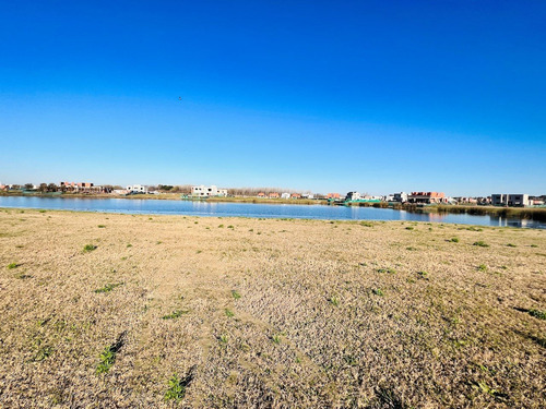 Imagen 3 de 13 de Vendo Lote Al Agua, 632 M2 Barrio Santa Ana!!