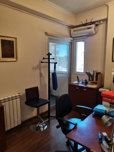 Imagen 11 de 23 de Fina Y Reciclada Oficina O Vivienda Sobre Av. Libertador