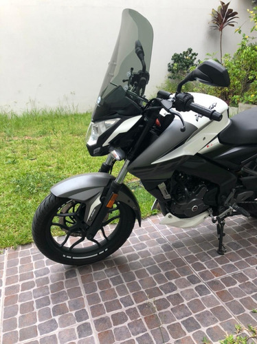 Bajaj Rouser Ns 200 Fi Usada C/baúl Y Parabrisas 2020 Um