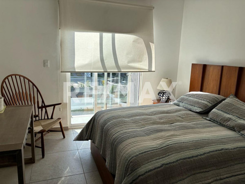 Casa En Venta En Privada De 3 Habitaciones Con Amenidades En San Isidro Juriquilla