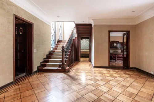 Casa En Arriendo/venta En La Macarena. Cod A8366