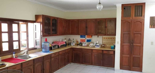 Vendo Amplio Local Comercial En Zona Universitaria.