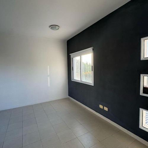 Casa 3 Habitaciones En B° La Concepción, Luján