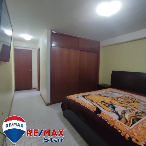 Imagen 13 de 15 de En Venta Espacioso Apartamento Zona Centro Residencia Torre Venezolana