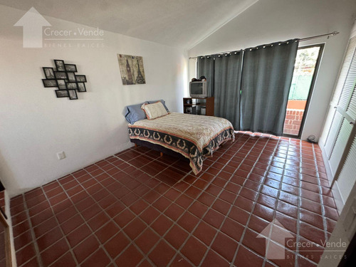 Casa Sola De Dos Niveles En Venta, En Privada Con Vigilancia En Lomas Tetela, Cuernavaca Morelos