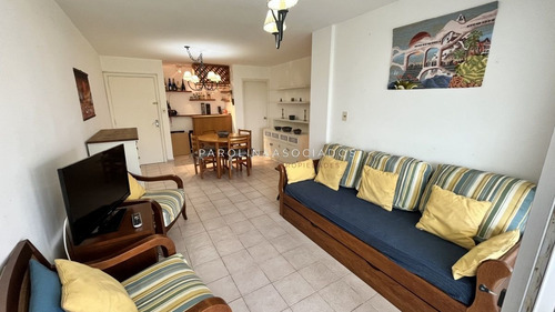 Imagen 2 de 12 de Venta Apartamento De 3 Dormitorios En Playa Mansa Con Garage