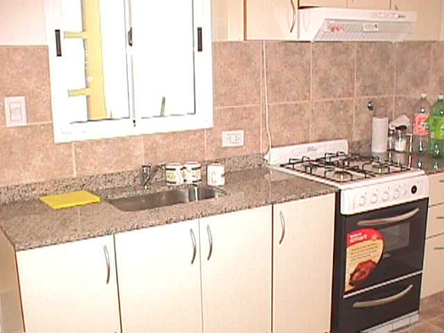 Alquilo Excelente Piso En Caseros De 3 Ambientes Grandes Con Terraza Y Patio Propio!! F: 4571