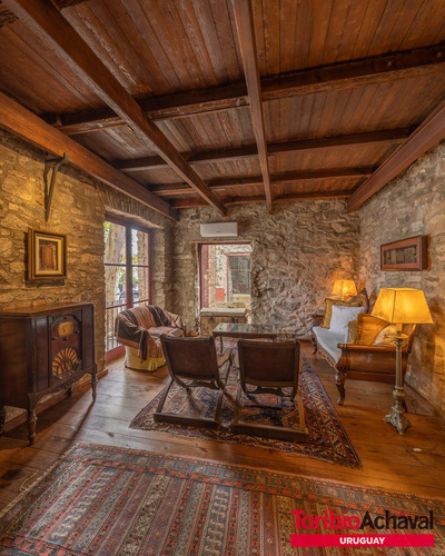 Exclusiva Casa En Barrio Historico De Colonia.
