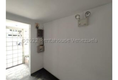 Imagen 3 de 30 de #23-14414 Excelente Casa Para Uso De Oficina En El Rosal