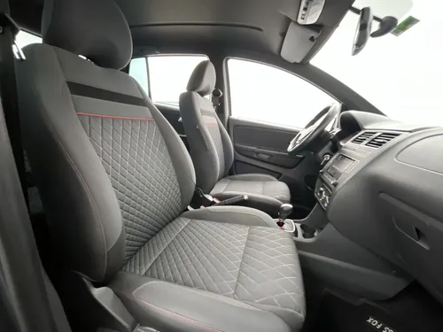 Volkswagen Cross Up BASICO 1.6 AUT 5P