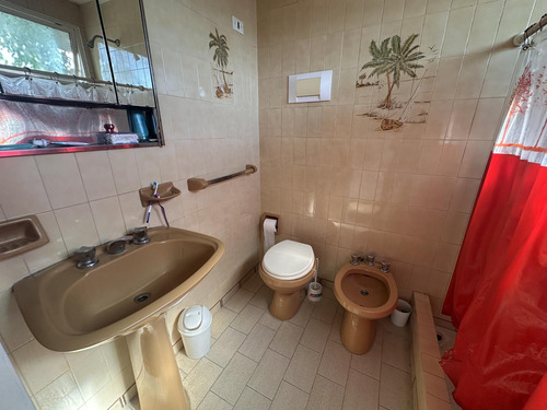 Casa 3 Dormitorios/cochera/pati0- Barrio Mayoraz