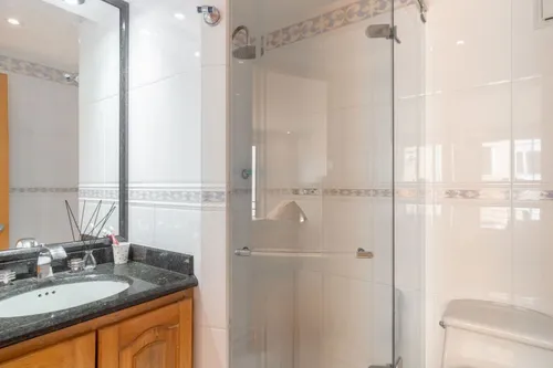 Apartamento En Venta En Chicó Navarra. Cod V16129