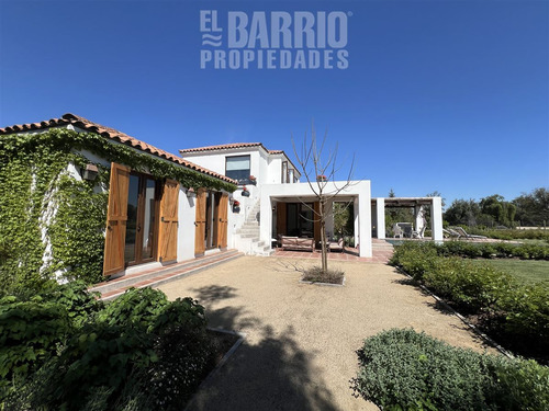 Casa En Venta De 3 Dorm. En Colina