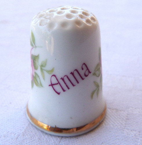Monijor62-antiguo Coleccion Dedal Porcelana Anna England (Usado)
