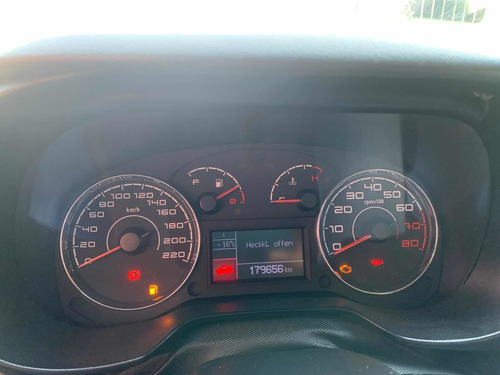 Imagem 3 de 12 de Fiat Punto 2011 1.8 16v Essence Flex 5p