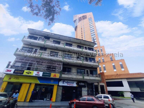 Apartamento En Venta Cerca De La Plaza Bolivar Nela 23-7095