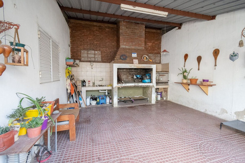 Se Vende Casa Interna Muy Grande En Barrio Roma