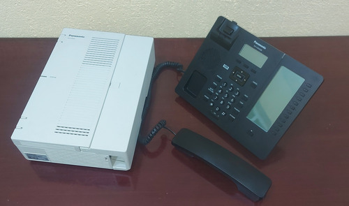 Conmutador Panasonic Kx-hts32 Con Telefono Sip Kx-hdv230 (Usado)