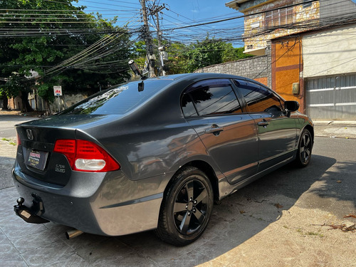 Honda Civic 1.8 Lxs Flex Aut. 4p