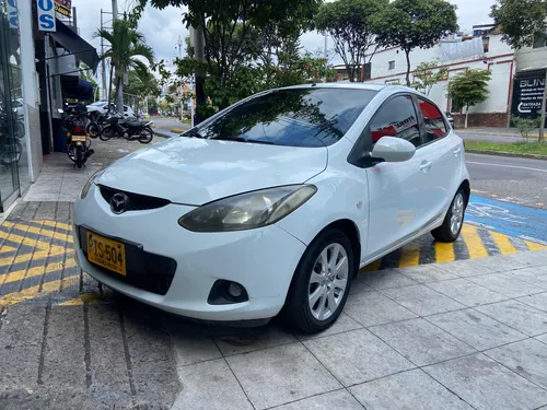 Mazda 2 Modelo 2010 Mecánico, En Excelente Estado