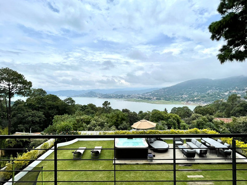 Excepcional Casa En Venta En Avándaro, Con Vista Al Lago.