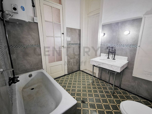 Imagen 26 de 30 de Casa De Estilo En Venta En La Plata