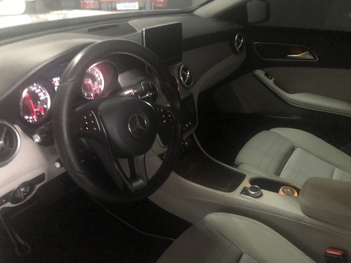Mercedes-Benz Classe GLA 1.6 Advance Turbo Flex 5p