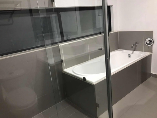 Casa De 3 Recámaras 3 Baños Completos Y Un Medio Baño
