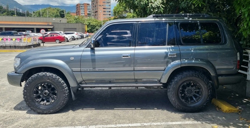 Imagen 2 de 14 de Toyota Burbuja 1998 4.5 Vx Fzj80