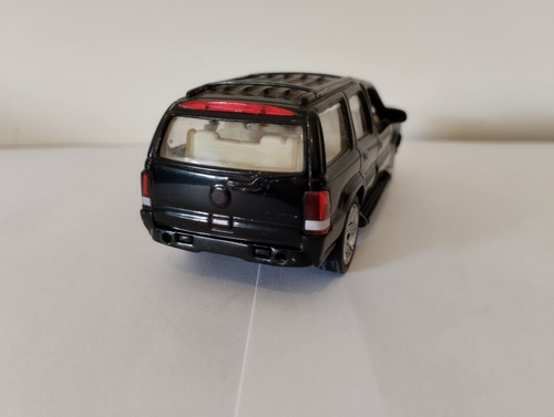 Miniatura - Cadillac Escalade Welly Preto