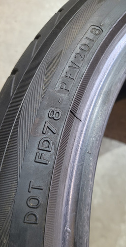 Dois Pneus Yokohama 285/30 R19 98y Advan Sport V105 Semi Nov (Usado)