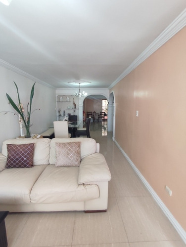 Imagen 24 de 25 de Amplió Town House En Llano Alto