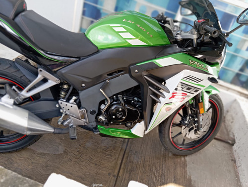 Moto Deportiva Color Verde 200cc