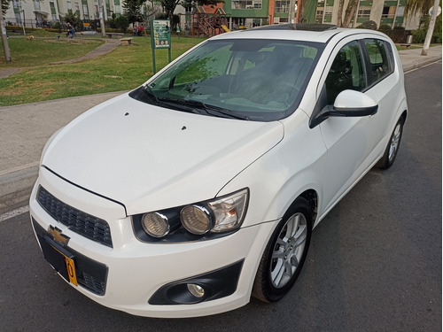 Chevrolet Sonic 1.6 Lt 5 p