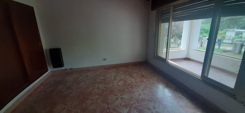 Imagen 10 de 14 de En Venta 2 Casas Sobre Terreno De 1300m2- Gas Natural, Zona