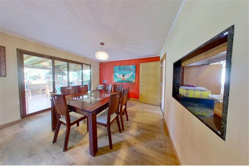 Dos Casas En Uno En Condominio!