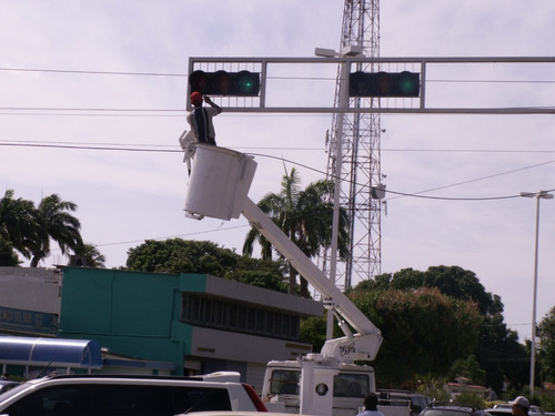 Imagen 3 de 10 de Semaforos ,semaforos Inteligentes,controladores De Trafico.