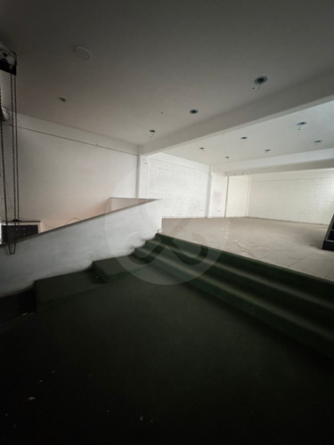 Edificio En Venta En Viveros De La Loma
