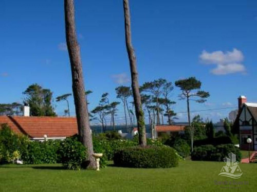 Casa En Pinares - Punta Del Este- Ref: 28860