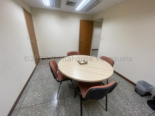 Local Deposito Con Oficina En Alquiler En La Trinidad Al Lado De Farmatodo Excelente Ubicacion En Edificio Industrial Con Ascensor De Carga Y Puesto De Estacionamiento Ideal Distribuidora 24-15240
