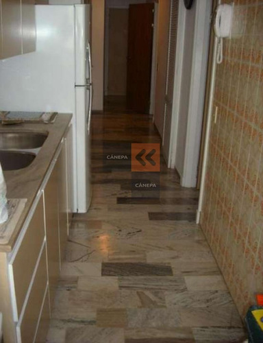 Precioso Apartamento Con Vista Al Puerto De Punta Del Este, Ubicado En La Peninsula.- Ref: 1386