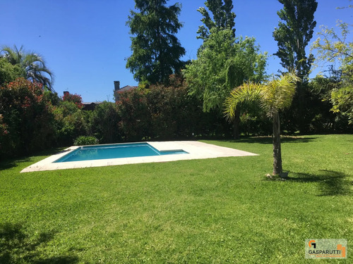 Hermosa Casa En Lote 1200 M Con Pileta En Barrio Cerrado Sep