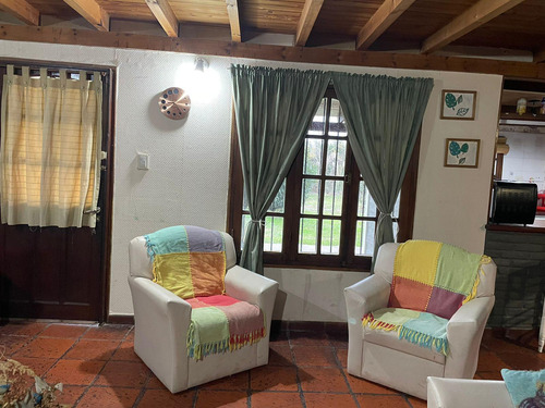 Casa En Venta - 2 Dormitorios 1 Baño - Cochera - 1.750mts2 - Coronel Brandsen